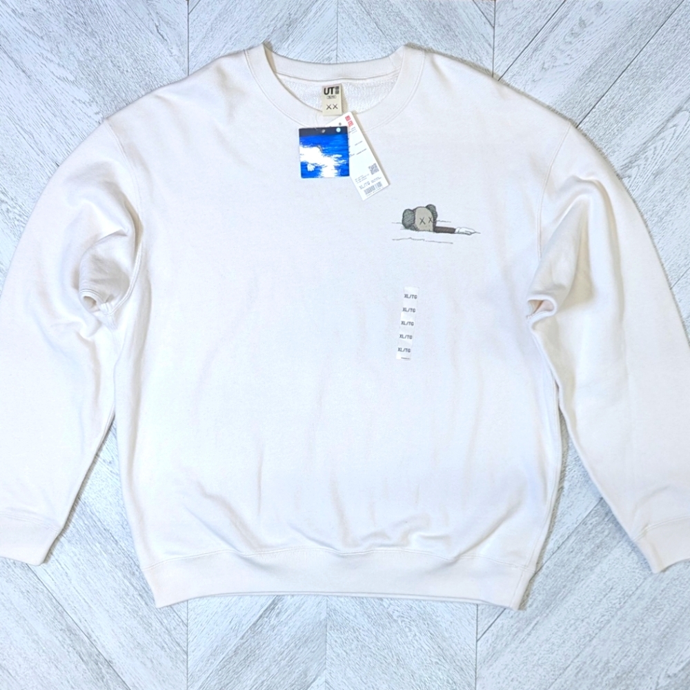 Uniqlo‎ x Kaws White Sweatshirt New With TagsSize tag XL